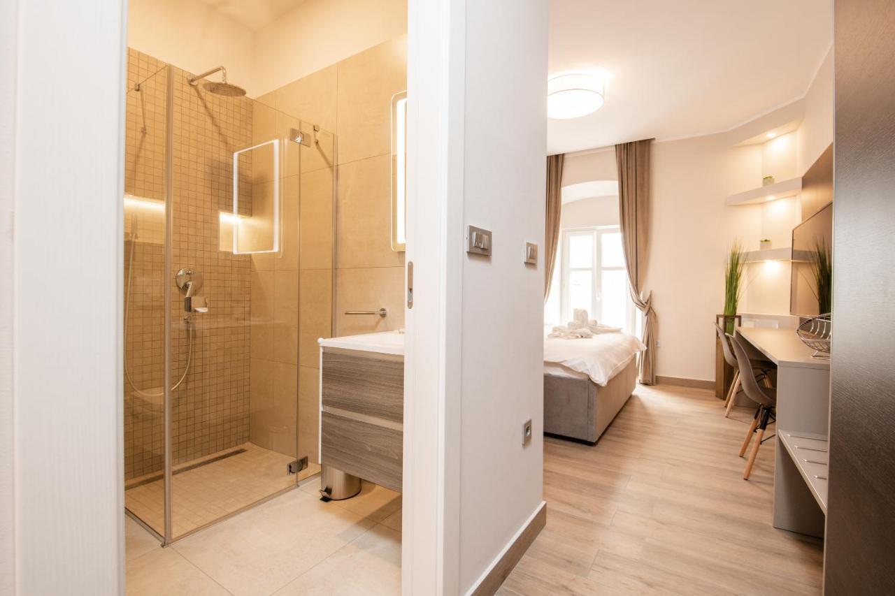 Deluxe Apartments & Rooms Revis Rijeka Exteriör bild