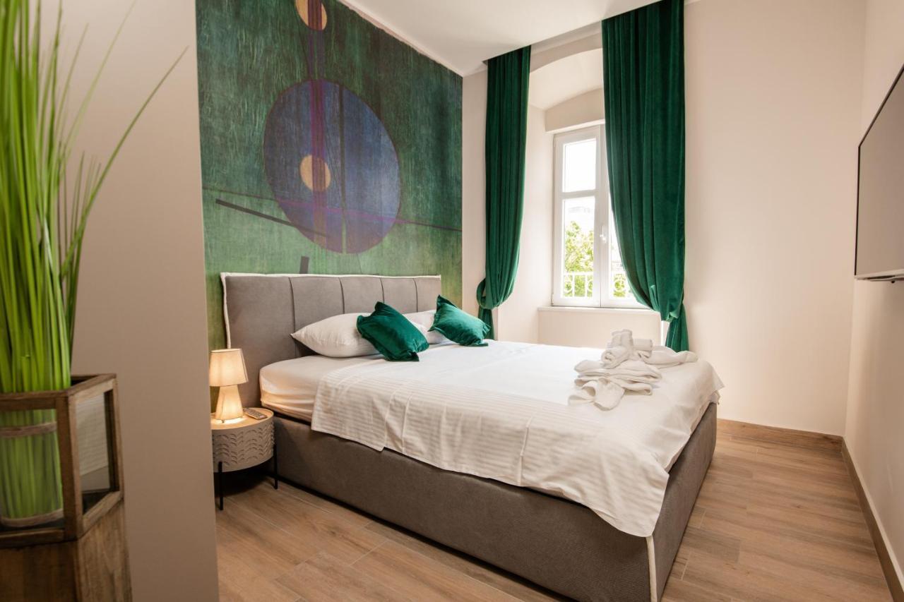 Deluxe Apartments & Rooms Revis Rijeka Exteriör bild