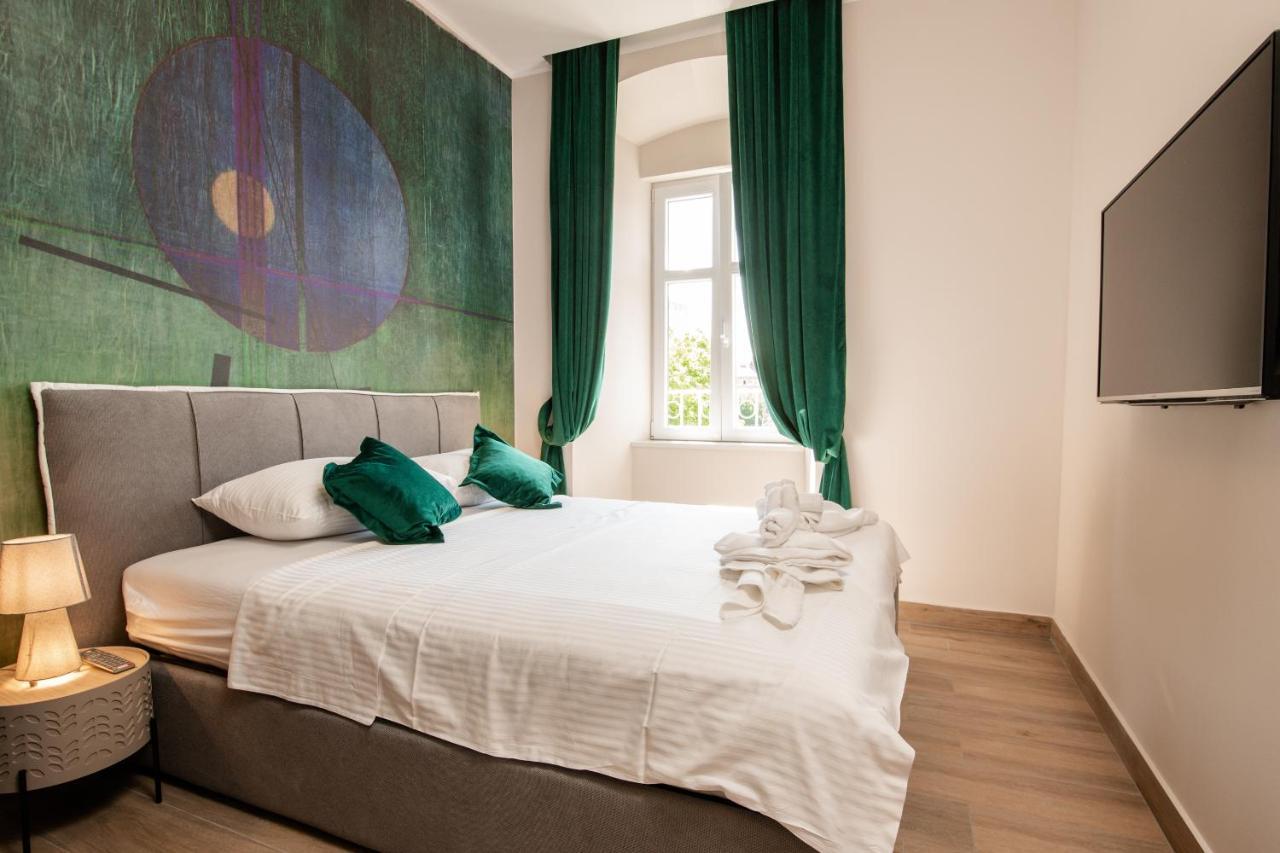 Deluxe Apartments & Rooms Revis Rijeka Exteriör bild